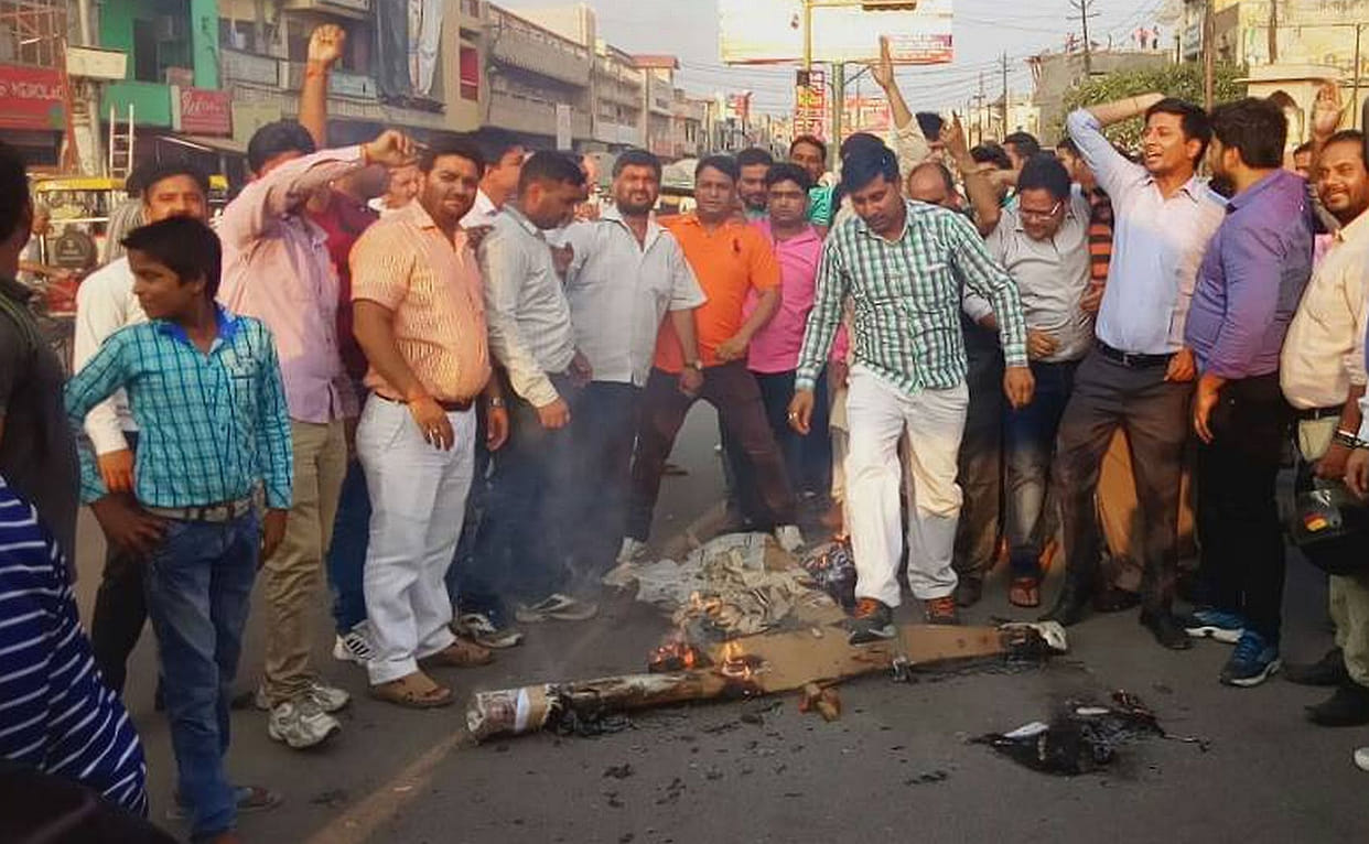 Blow the Congress effigy.
