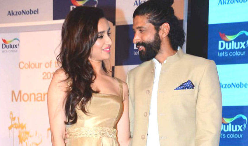 bollywood actor farhan akhtar recommends shraddha kapoor name for akshay kumar film