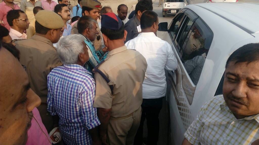 project manager arretted after caught bribe at varanasi