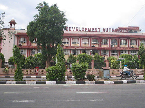 rajasthan highcourt summoned jda commissioner on c scheme encroachment case