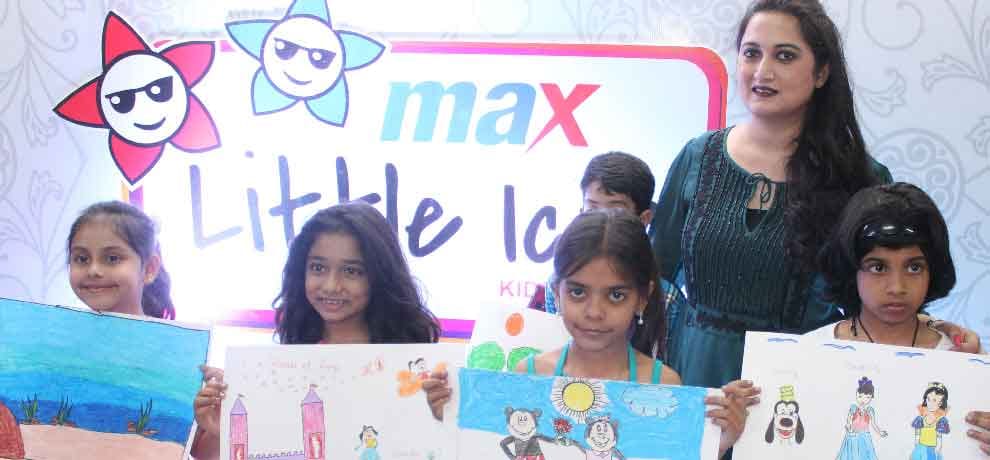kids during performance in a mall in noida