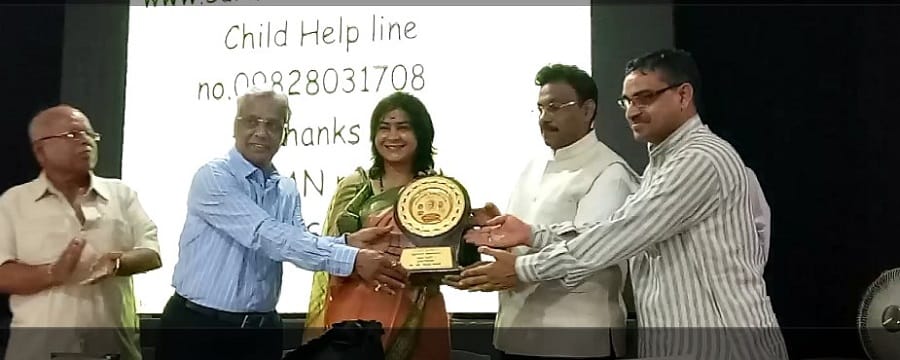 surman sansthan got veer savarkar puraskar 