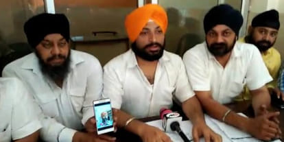 insult of sardar in chief minister yogi adityana darbar 