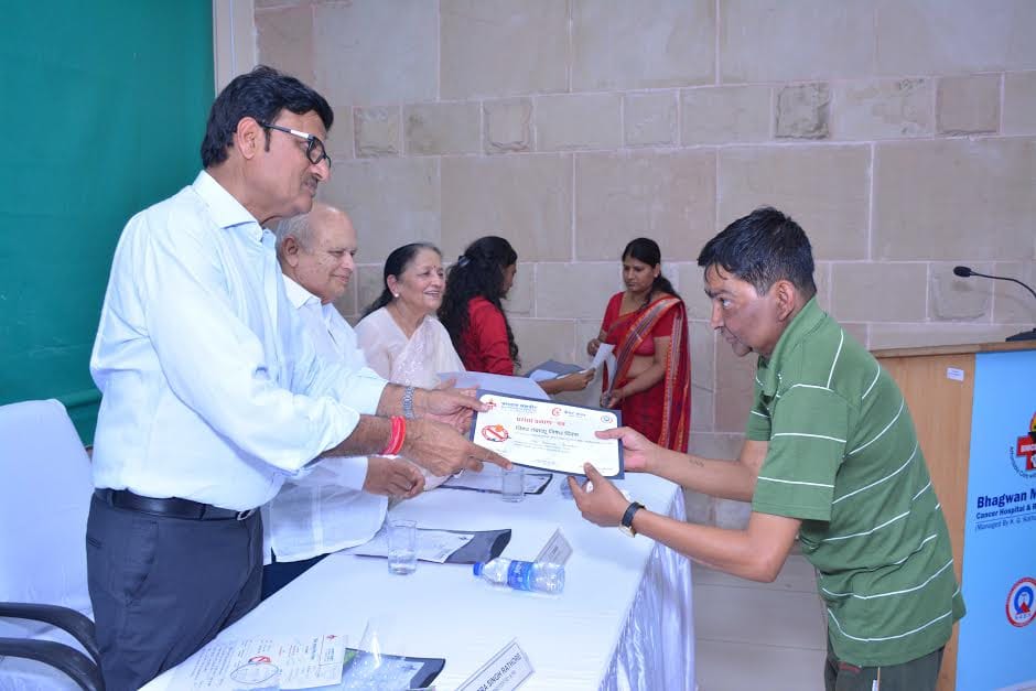 Minister gave message of tobacco quit