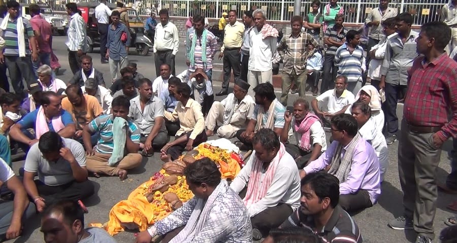 youth committed suicide after regular threats from loan mafia in udaipur