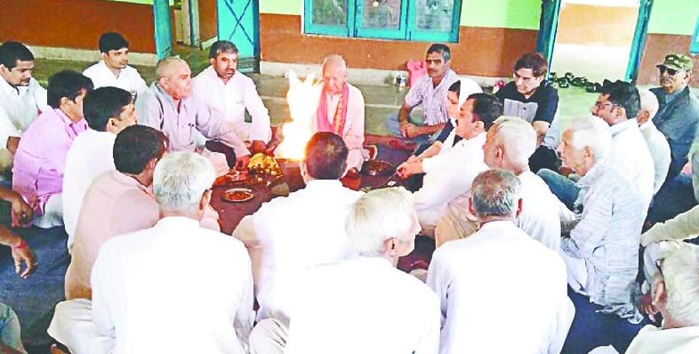Worshiping the great Chaudhary