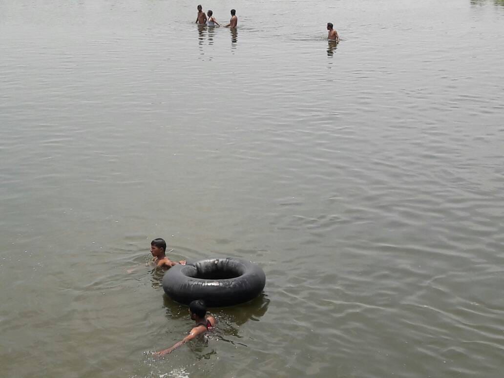 one died after diving in yamuna in mathura