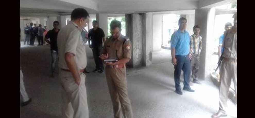 friend shoots girl to death in noida shatabdi vihar apartment