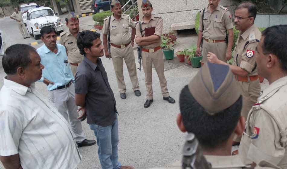 dead body found at road side
