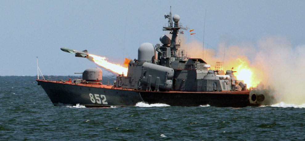 Russian warship and submarine launch cruise missiles to Islamic State units