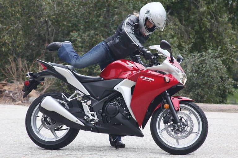 motorcycle riding tips and techniques bike riding tips in hindi