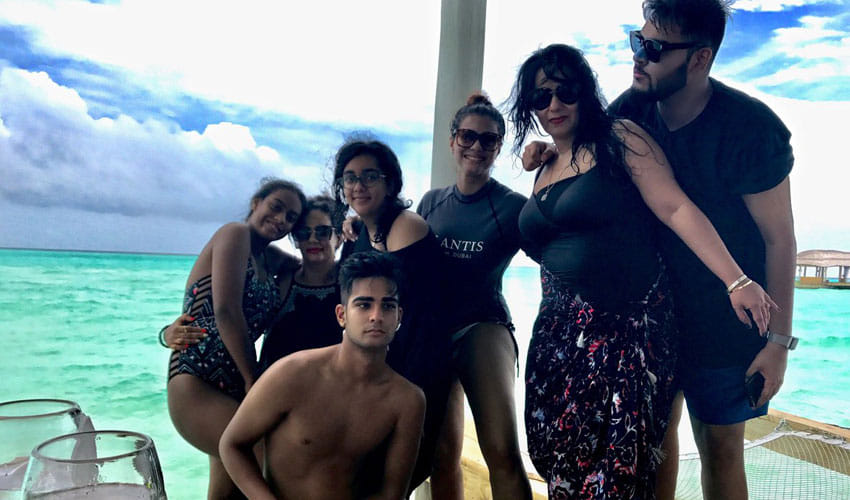 ajay devgan shared kajol and nysa swim suit photo enjoying vacation in maldives 
