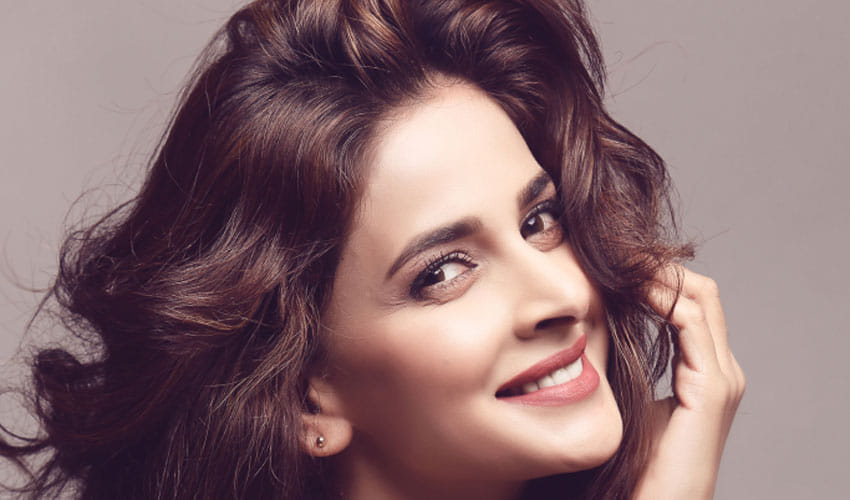 actress saba qamar is back to pakistan says india is secular country 