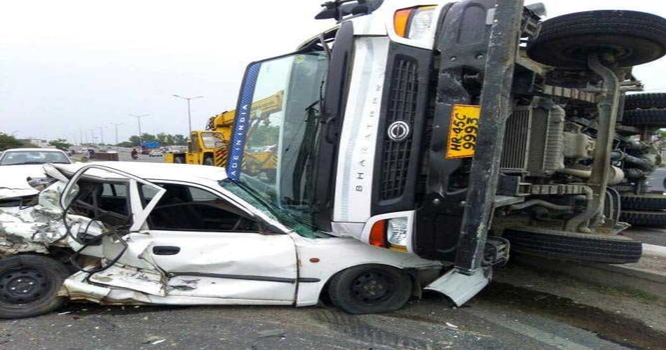  Three Injured In Truck Accident Karnal