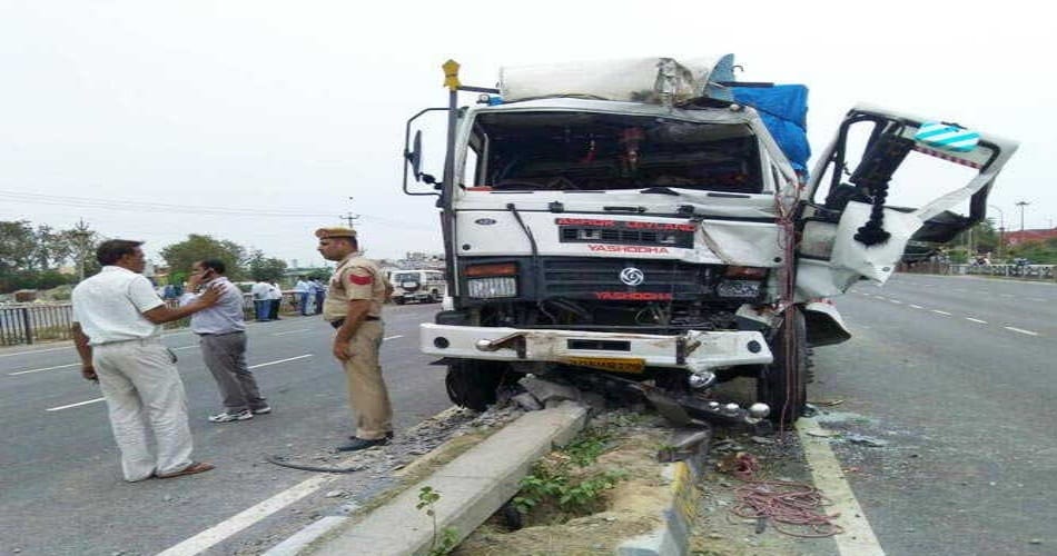  Three Injured In Truck Accident Karnal