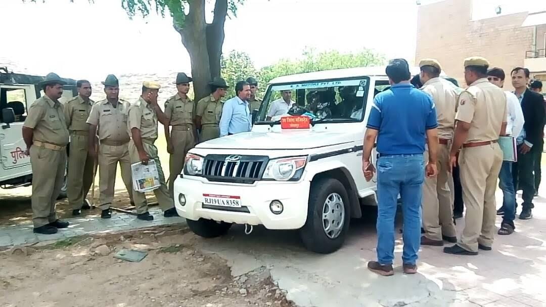 police search operation in aashram