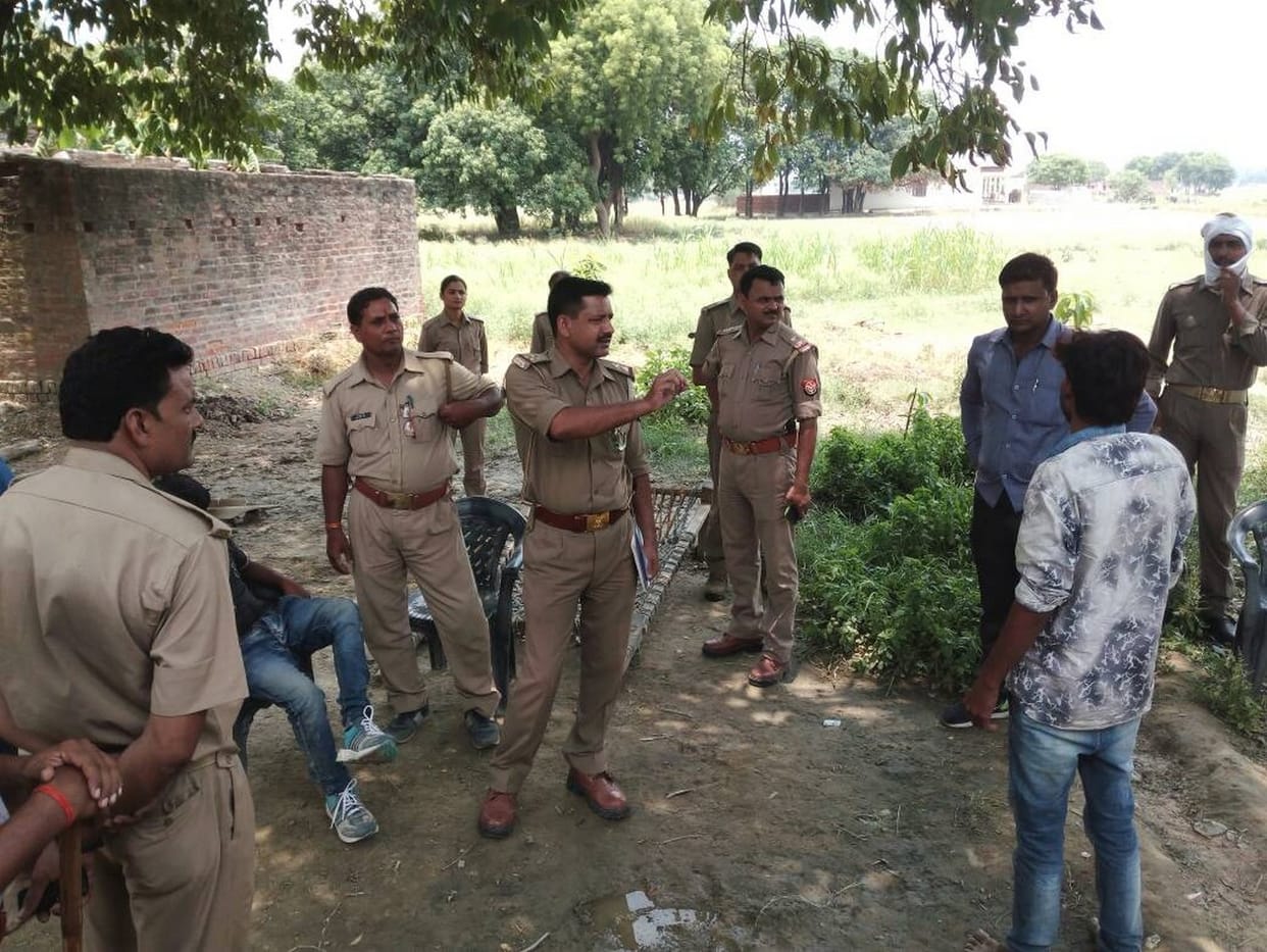 Jaunpur : Parents kept the daughter dead body on the door for 34 hours, know what was the reason