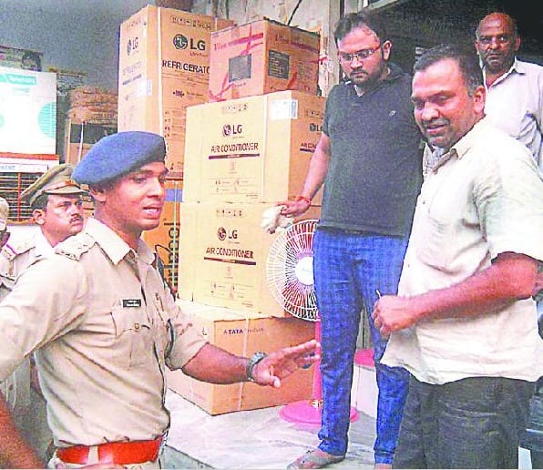 Police romooved  encroachment