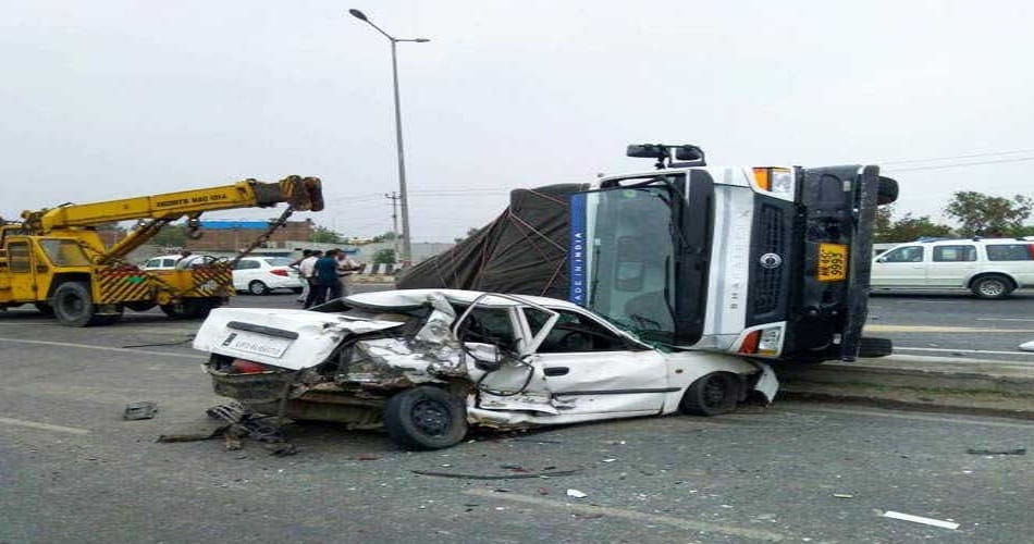  Three Injured In Truck Accident Karnal