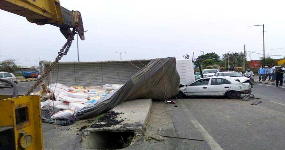  Three Injured In Truck Accident Karnal