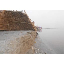 pahadon per barish hone se bada ganga ka jalster