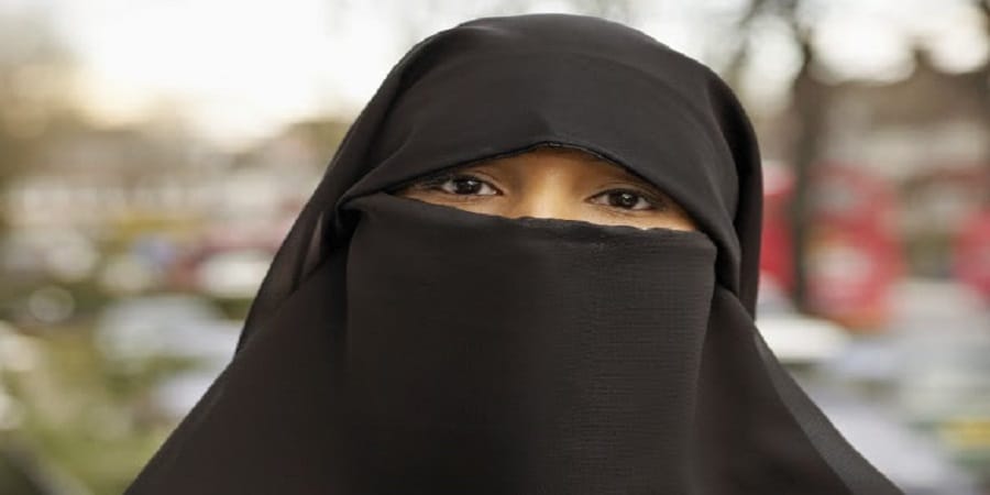 Husband had given up in anger three divorces, had to do with cousin devar