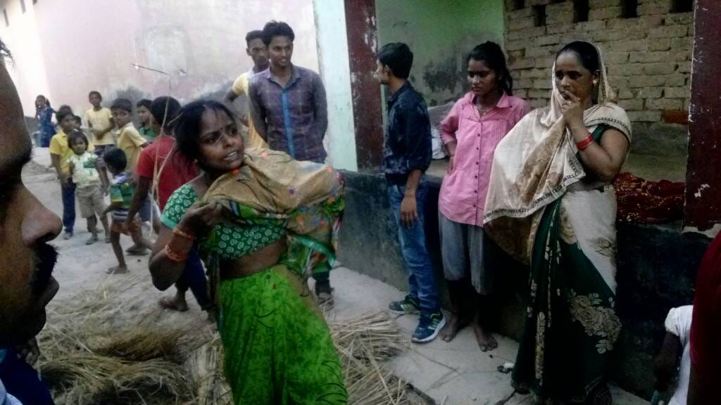 Youth dies near liquor shop
