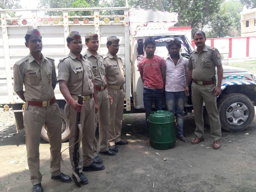   Two arrested with pickup stolen