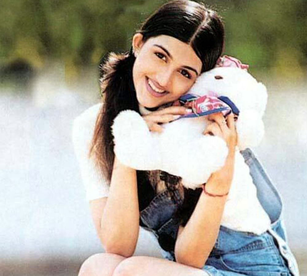 Akanksha Malhotra Kareena's cousin who played Salman's sister in 'Garv' a successful businesswoman