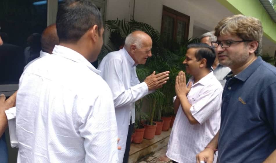 arvind kejriwal and his ministers meet public and listen their problems in janta darbar see photos