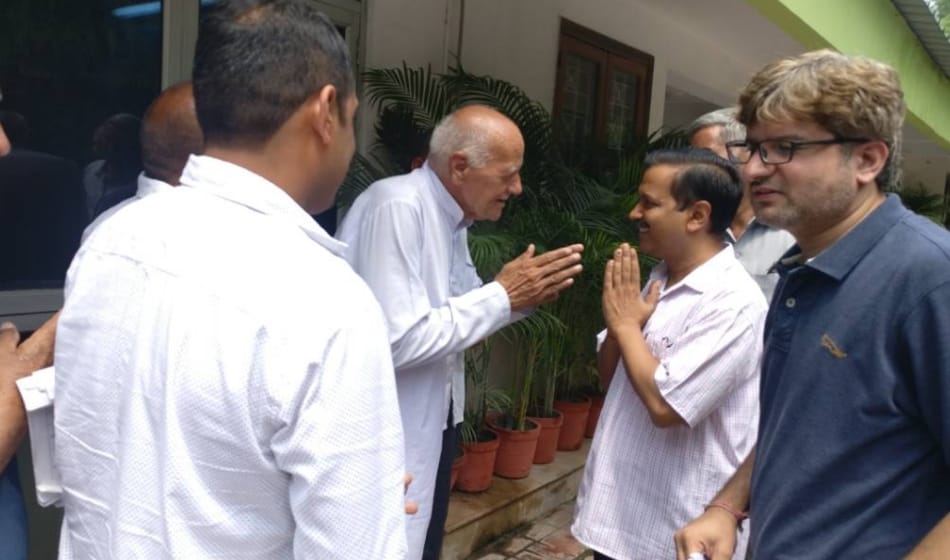 arvind kejriwal and his ministers meet public and listen their problems in janta darbar see photos