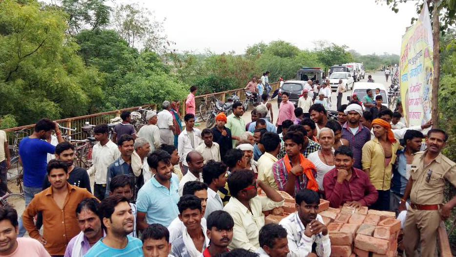 attempt to suicide for temple construction