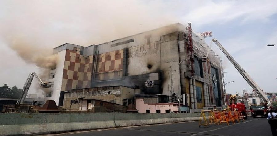 Chennai T nagar's silk building collapse after it caught fire before 24 hours