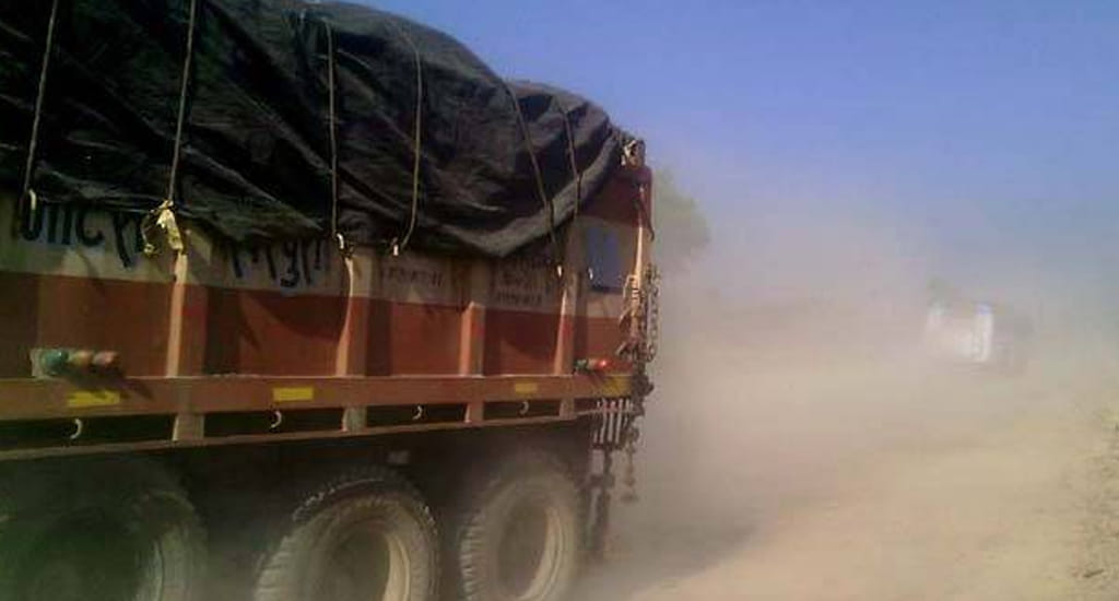 truck crushed the girl child in front of fathers eyes