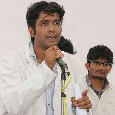 agra boys anand got success in upsc exam