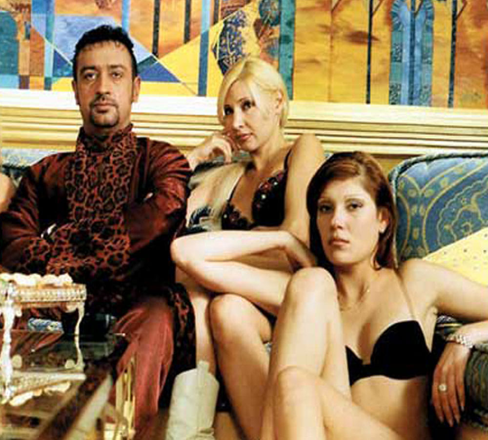 When Gulshan Grover became uncomfortable in kissing Katrina Kaif during 'Boom'