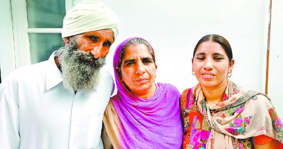 Indian lady sukhwant kaur returned india, who sold, tortured in Saudi Arabia