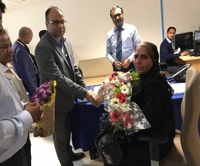 Indian lady sukhwant kaur returned india, who sold, tortured in Saudi Arabia