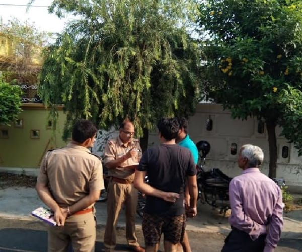  big loot in bank manager home in Lucknow.
