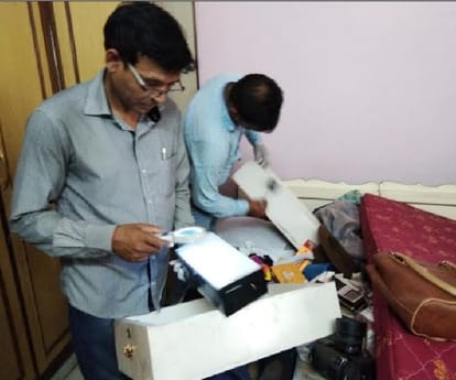  big loot in bank manager home in Lucknow.
