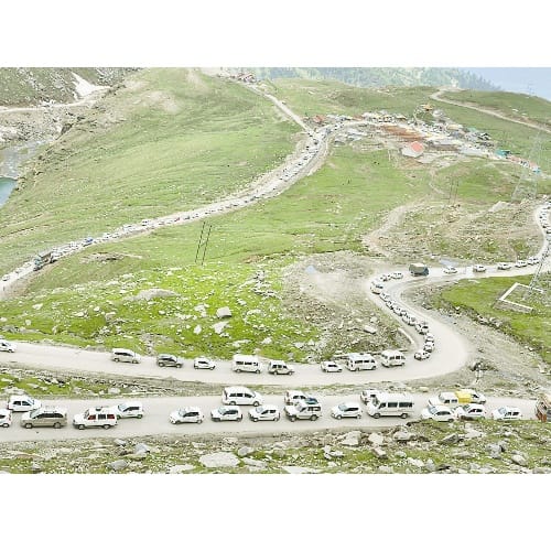 Fresh snowfall at rohtang pass manali