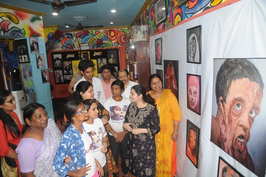 acid attack survivors story on canvas in sheroes hangout cafe in agra 