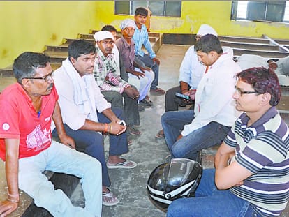 deputy comissinor's car trampled two in raebareli.