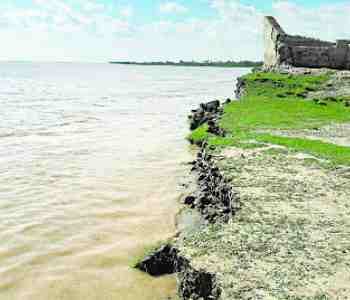 Danger on the existence of 22 villages to the Ghaghra