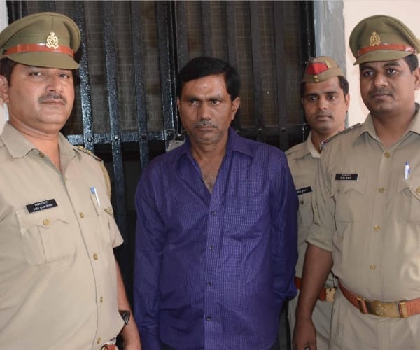 woman gangrapped by liftman and his friends in kgmu