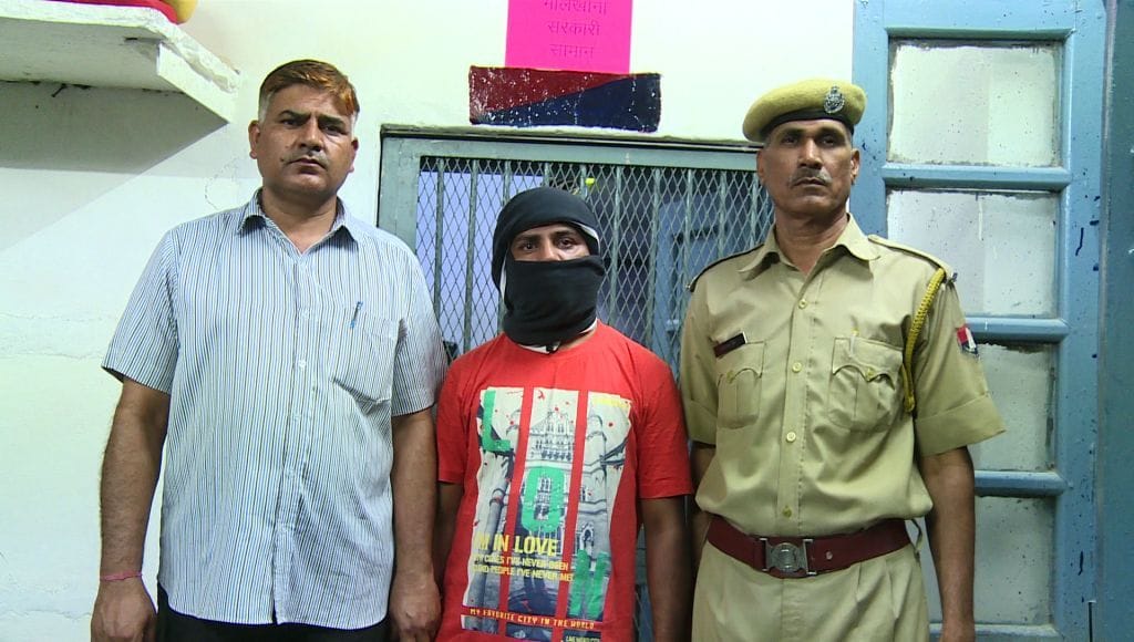 Accused Arrested by grp kota police in robbing poachers in train