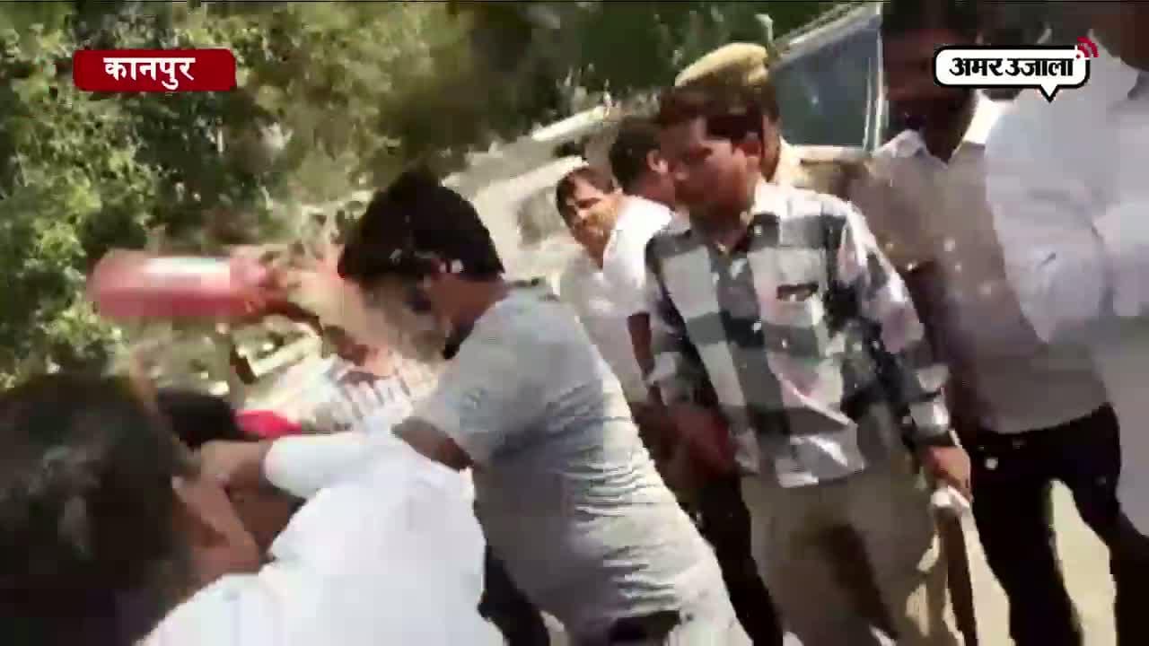 युवक ने किया आत्मदाह का प्रयास