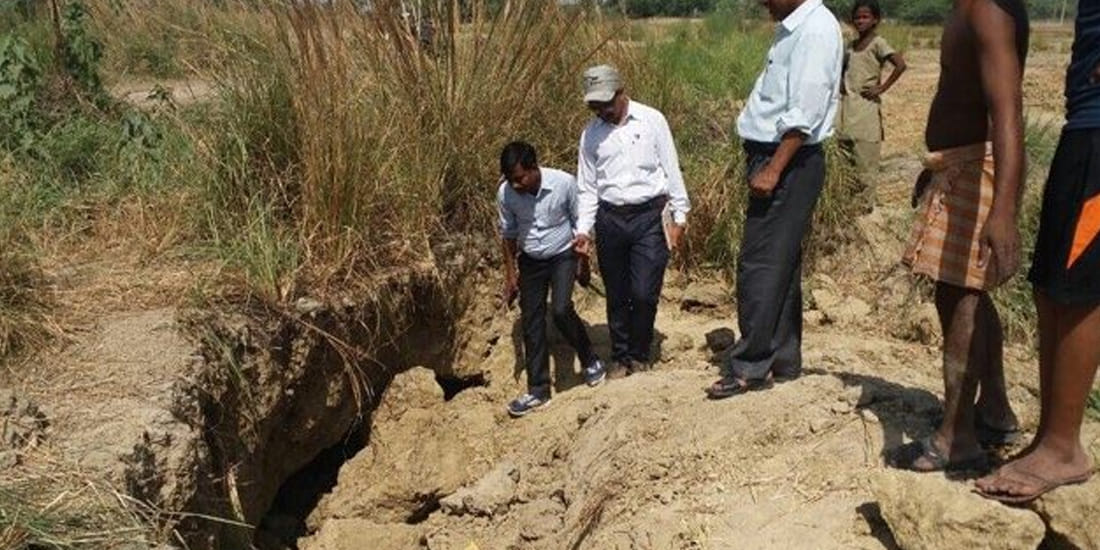four women died as soil caves in fatehpur