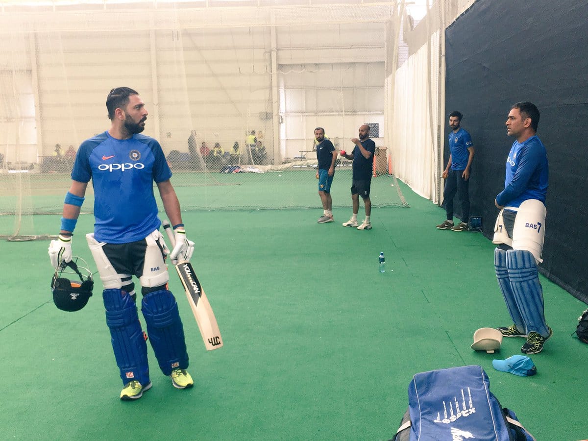 ICC Champions Trophy 2017: MS Dhoni, Virat Kohli delight fans after net sessions