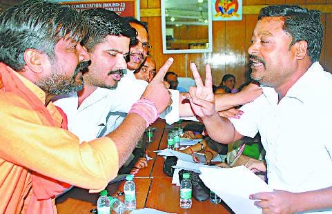 BJP councilor confronted in front of mayor in executive meeting